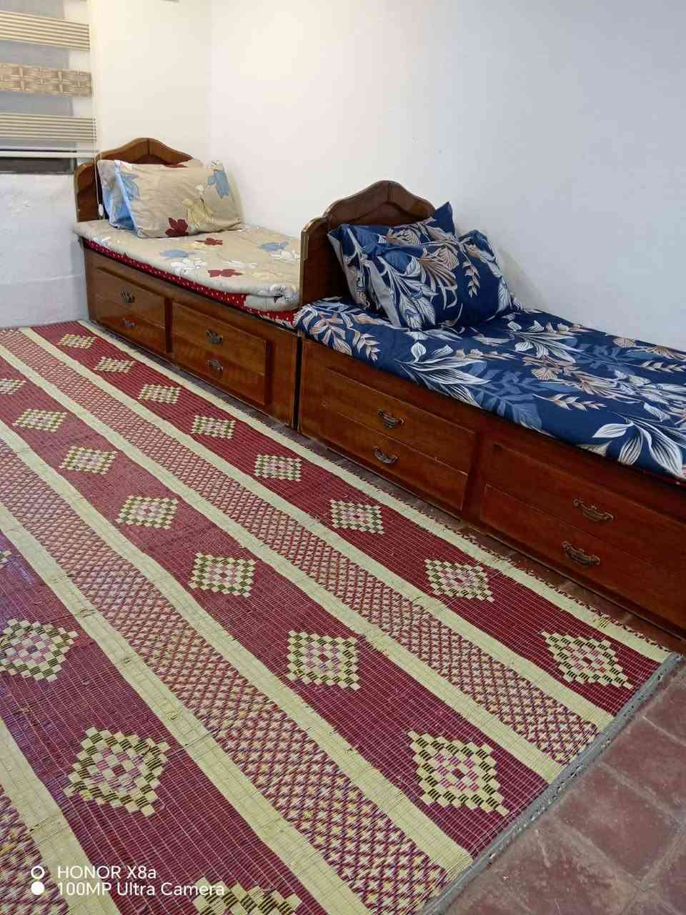 تخت عدد 2للبيع للاستفسار على الارقام ***********/***********
