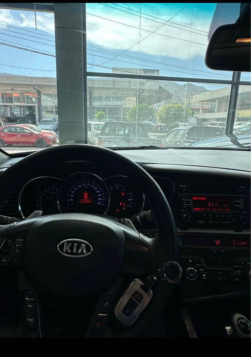 كيا اوبتيما موديل ٢٠١٢ فول مواصفات 
سيارة بيها ثلث قطع صبغ بدون دواخل بدون ارباك 
كير محرك كهربائي كل بشرط سيارة محرك مرغوب دوش 
سيارة فول بانوراما كشنات جلد خزن تبريد مركزي سيارة خليجي فول مواصفات رقم و سنوي جديد تحويل بشرط 
سعر 110 ورقة مكان سيارة اربيل
—————————————————————————
*********** واتس أربيل, العراق
