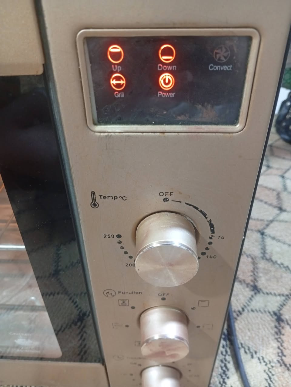 اوفن مستخدم للبيع كلش نظيف ومستخدم قليل قفله ٧٥


**إذا كنت صاحب هذا الإعلان وتريد حذفه لأي سبب، رجاءا أرسل رسالة إلى الدعم الفني**