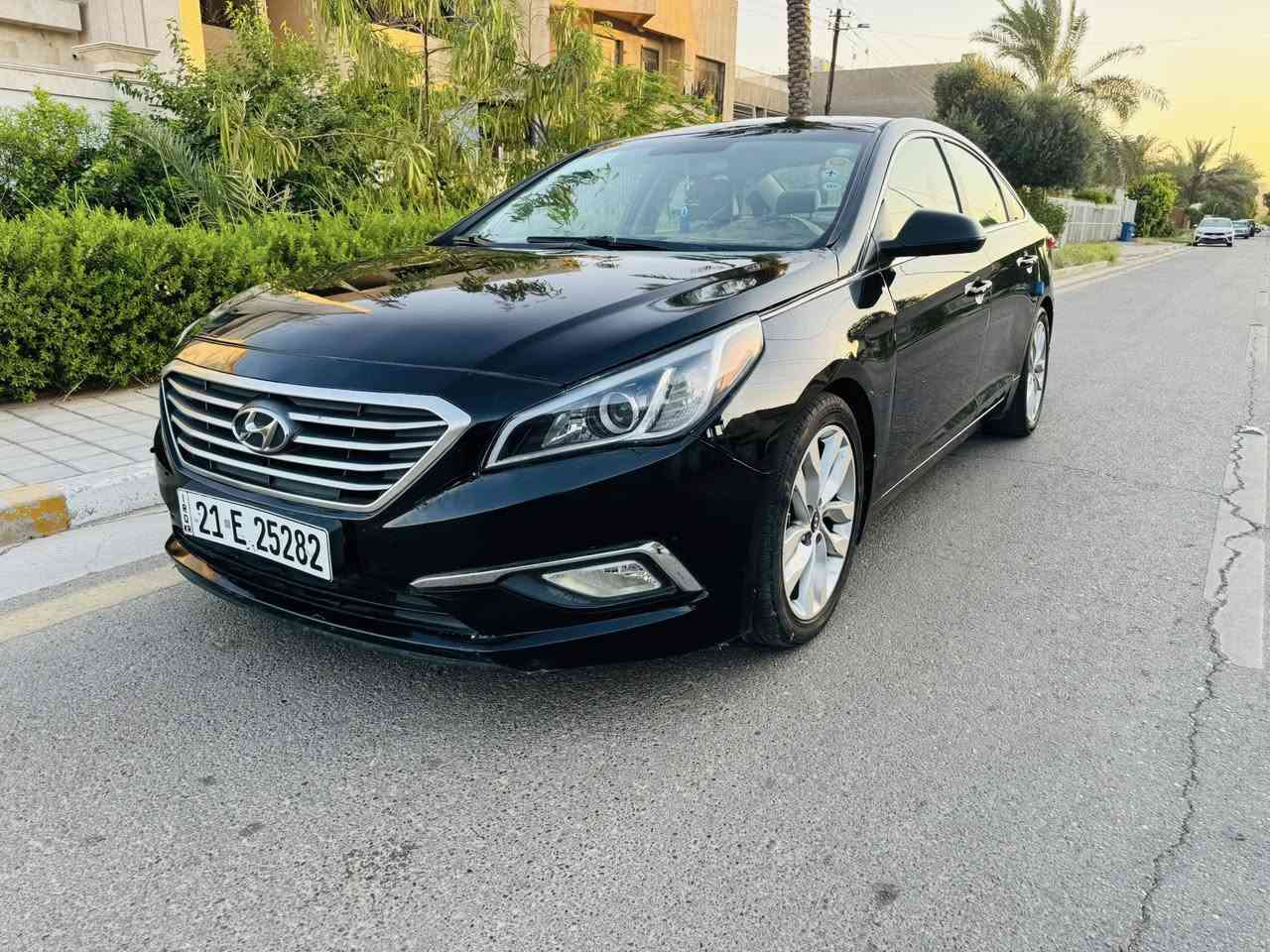 السلام عليكم.        بيع او مراوس
هونداي  سوناتا موديل 2016 
حادث بنيد وباب السائق بدون داخل 
مرفقه صور الحادث وسونار للسيارة 
وارد امريكي 
مواصفات
محرك حجم 2400 
ماشيه 164 ml 
اللون اسود 
ويل كب كروم حجم 18 
تحكم ستيرن جهتين
كامرا خلفية اصليه
نظام مانع انزلاق
انظمة قيادة ( سبورت . ايكو . نورمل )
مثبت سرعة
شاشة لمس كبيرة اصلية
سنوية باسمي شخصيا
رقم سليمانيه الدولي هزة وسنويه جديدة  
العنوان بغداد الكرخ حي العدل 
السعر 110 ورقه وبيها مجال للجادين بالشراء
للاستفسار ***********

