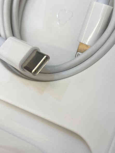 بدون مكانج وين اني ادزهن وافحص وأخذ ملحقات ايفون 13 برو ماكس بلاديات جدد بعدهن سعرهم ٣٠ مع التوصيل
*********** واتساب بس
