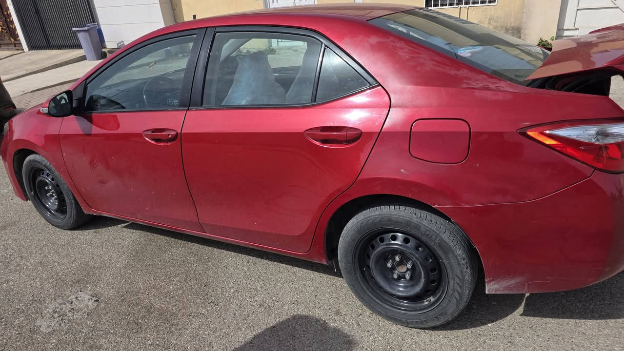 سلام علیکم کوریلا مودیل 2016 _S فول مواصفات بس مابی سلاید بشرط کیر ومحرک تایرات جدید و صدر جدید سنەوی حتی 2027 بی دفتر بنزین ضرر بی کدام جاملغین و بونید  
120بی مجال 
***********
