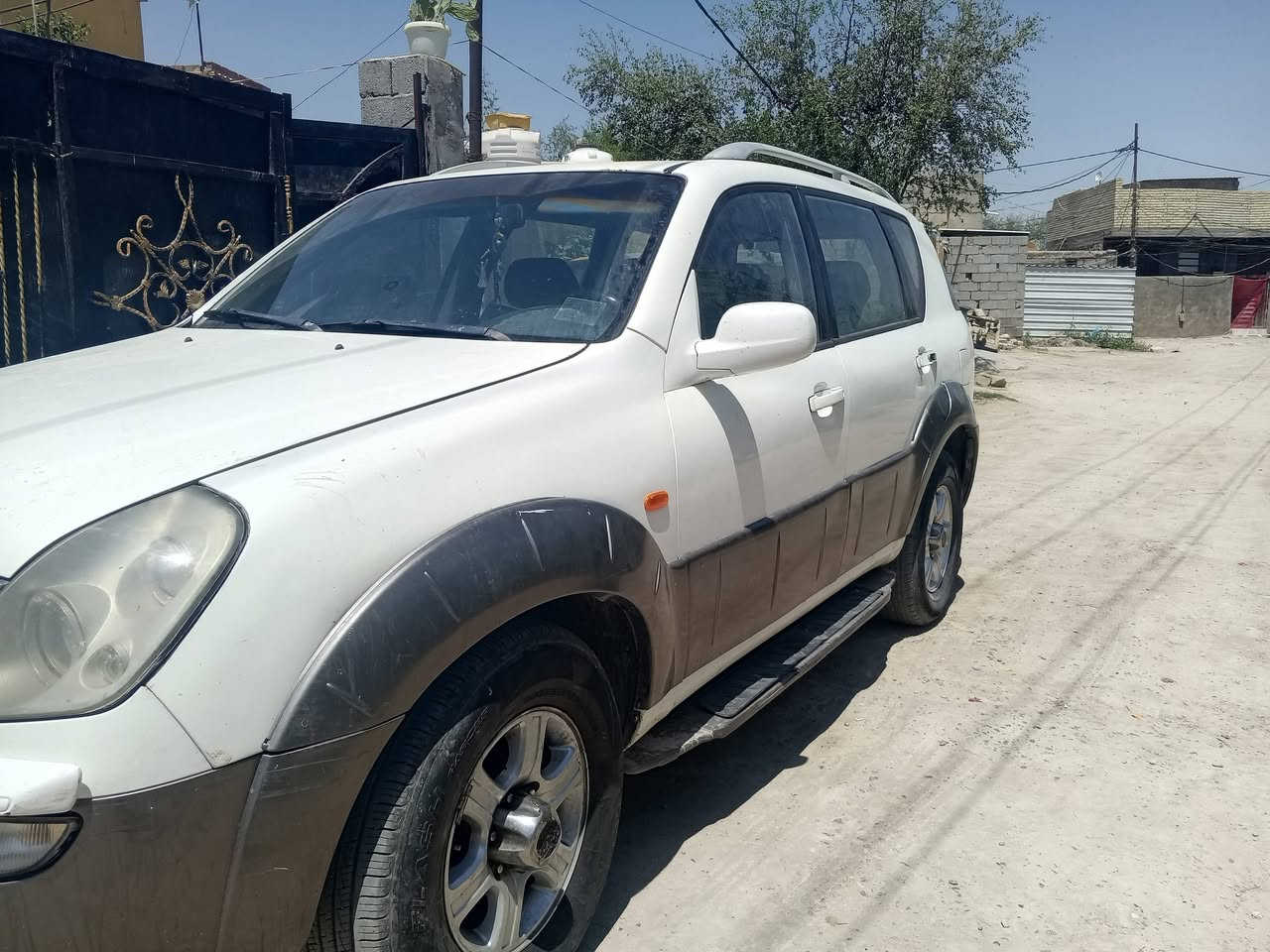 سياره ركستون دايو موديل 2000 (7 )راكب مكينه وكير مارسدس دب كير عادي 
السعر 85 ورقه وبيه مجال قليل 
***********
***********
