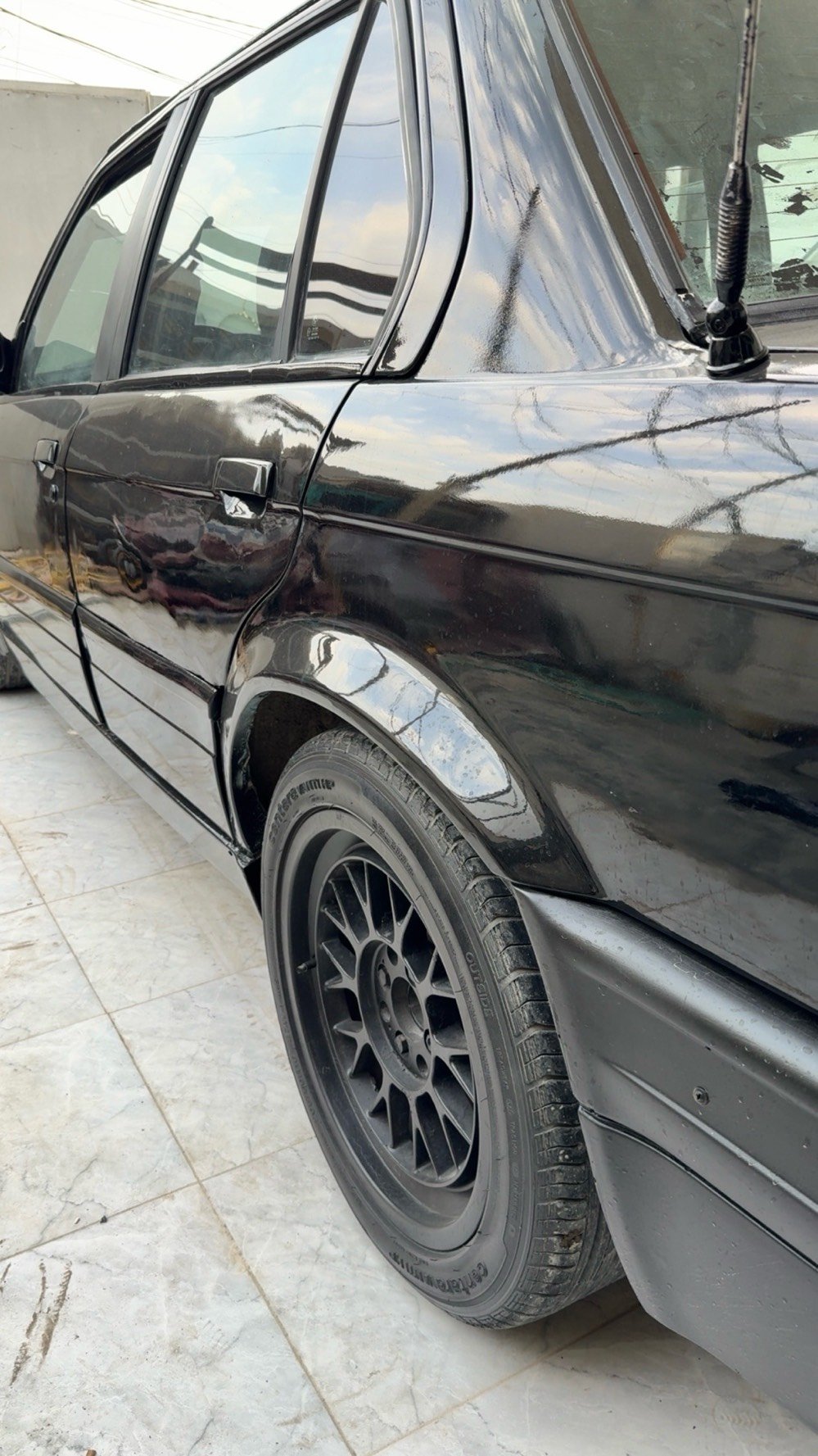BMW E30 
مكينه 28 مسكر دبل فانوس
كير جاترك 260 
بيها اكسل 3:64
اول ثاني ثالث بطناش
دركه وادبتر رياضي اكزوز 3 انج
السياره معمره جديده مصروف عليها هواي مال جناي ومصبوغه جديد قبل يومين نصبغت اسود شذره لامع
عليها كتات M 
بريك خلفي تأسيس جديد كامل
مشط ستيرن وبور ستيرن مبدل حاويه
فيت بم ونوزلات 28 جديد
كهربائيات تأسيس ضفيره كامله جديد شرط
لحيه ودعاميه ومازدات هيلا مختم
راديتر جديد
دوشمه جديده
باتري جديد
بلكات جديد
صلايب ستيرن جديد
السياره بيها نقوصات بسيطه تجي وتشوفها مصروف عليها هواي شاهد الله بس اخذت غير سياره واعتازيت واريد ابيع بركبتي حساب لازم اوفي
السياره ب اسمي سنويه جديده لل 29 رقم دولي شرط رقم صلاح الدين
تحويل ثاني يوم
تجي تكلب وتشوف وانتوا كلكم اهل مصلحه وتاج راسي وماقصر ويه الكل
السعر 42 وبيها مجال بسيط
مكاني بغداد الدوره 
رقمي ***********