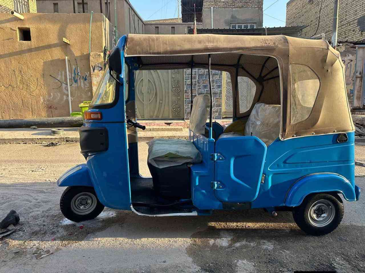 السلام عليكم ورحمه الله وبركاته 

تكتك موديل 22 كفاله مضلع مهزوزه وكامله لوحات أنكليزي تحويل ثاني يوم....للاستفسار...*********** سعر 10 وبيه مجال بصيط
