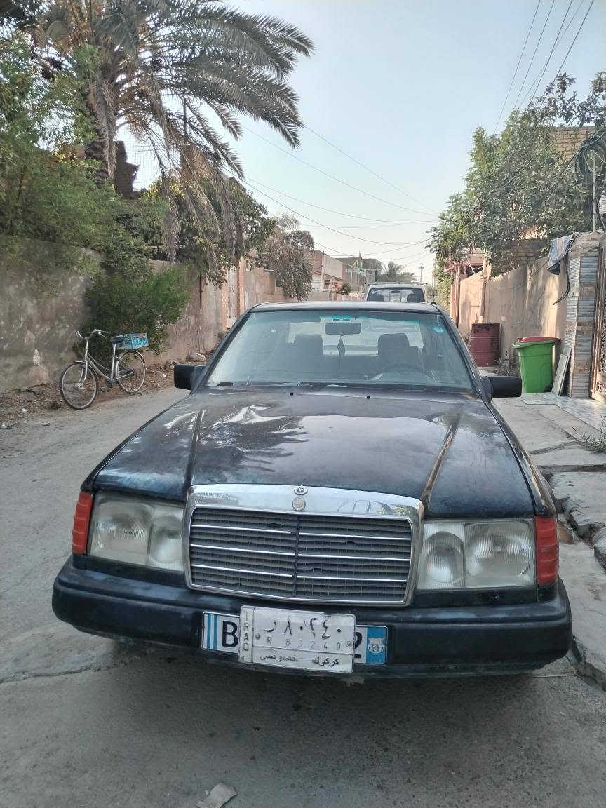 سلام عليكم ورحمه سياره مارسدس موديل1889 باسمي سنويه لل2030 ثاني يوم تحويل تبريد شغال ثلج سعر40 وبي مجال رقم موبايل***********
