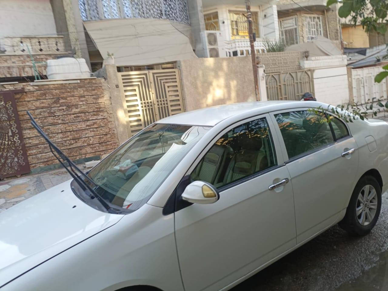 ليفان 2012 رقم انكليزي سياره مصبوغه عام للجماليه كير ومكينه خير من الله تخم تاير جديد تبريد شغال للاستفسار من*********** بغداد شهداء البياع
