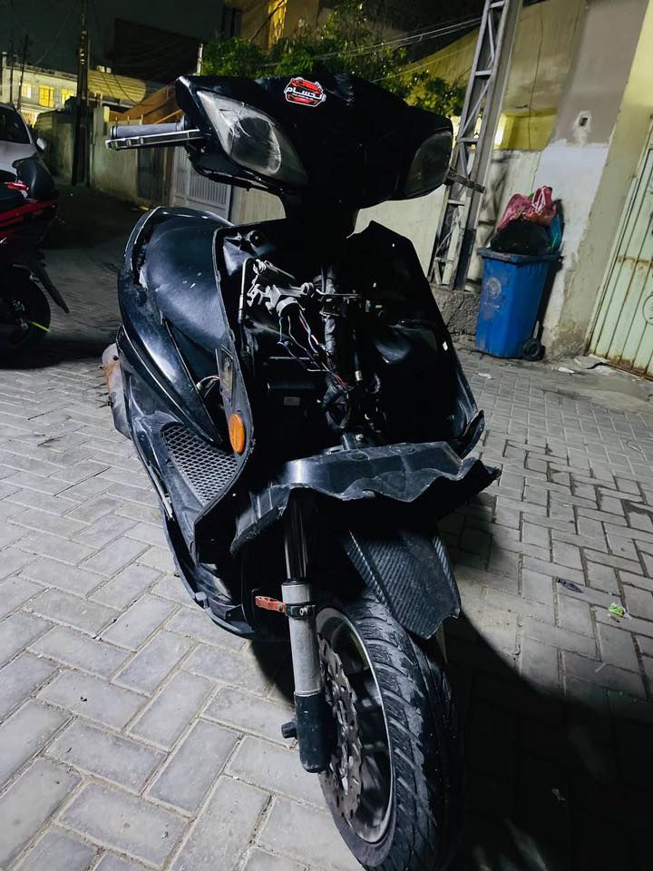 سكنس لد للبيع 
بيها حبشكلات مكاني زعفرانيه 
 *********** 
او مراوس بسكنس فحل 
جماعت سكنس لكابريتر لا طبلي
