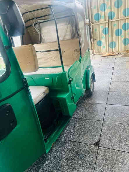 سلام عليكم تكتك مديل 22 كفاله عامه ماعد الدوس انته تعمرهن أوراق بسمي ***********
