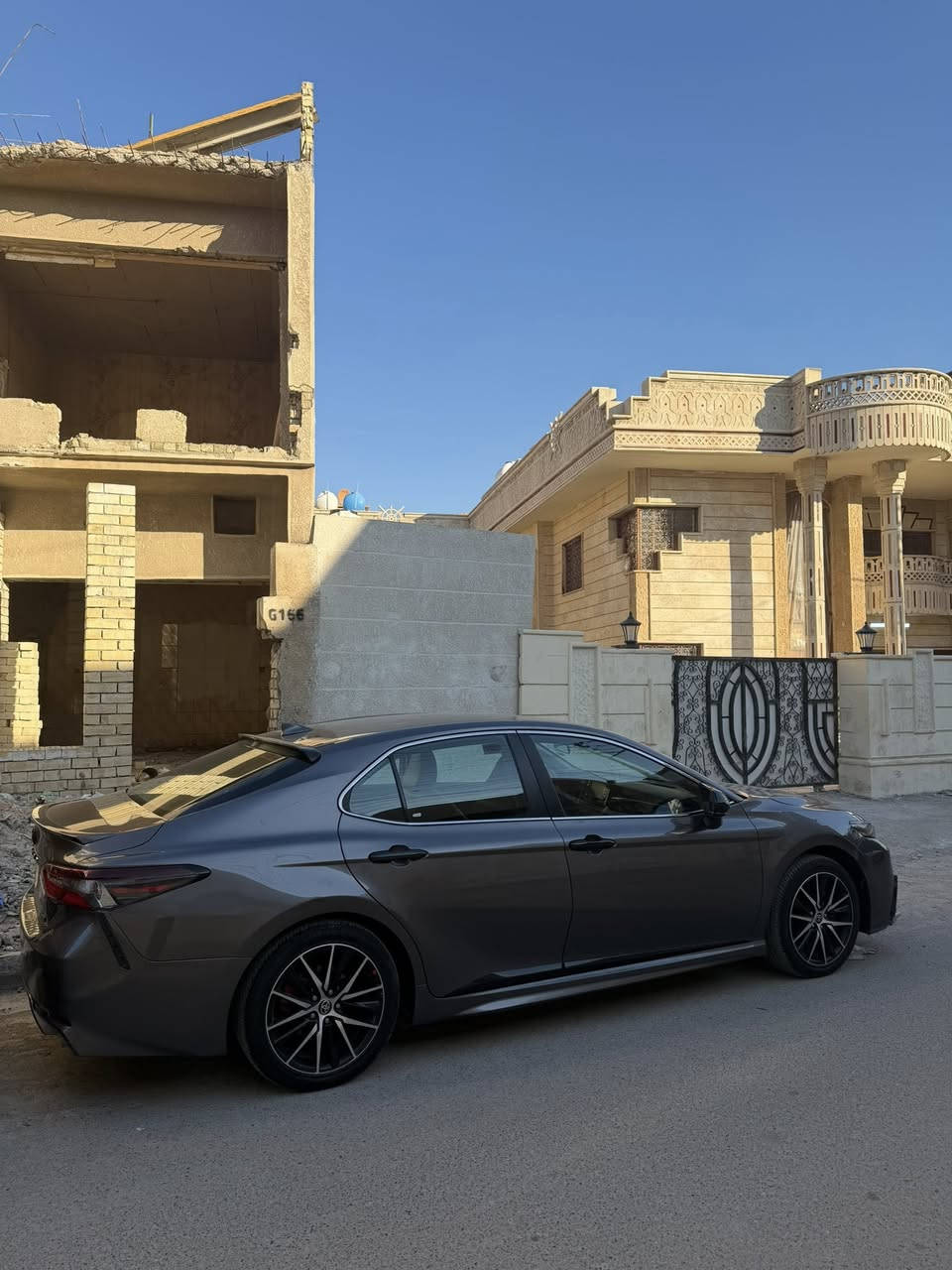 كامري se  ٢٠٢١ كلين
مراوس براڤ 4  
مواصفات ال se معروفة 
المكان بغداد الكرخ 
السعر ١٩٠ 
الرقم : ***********
