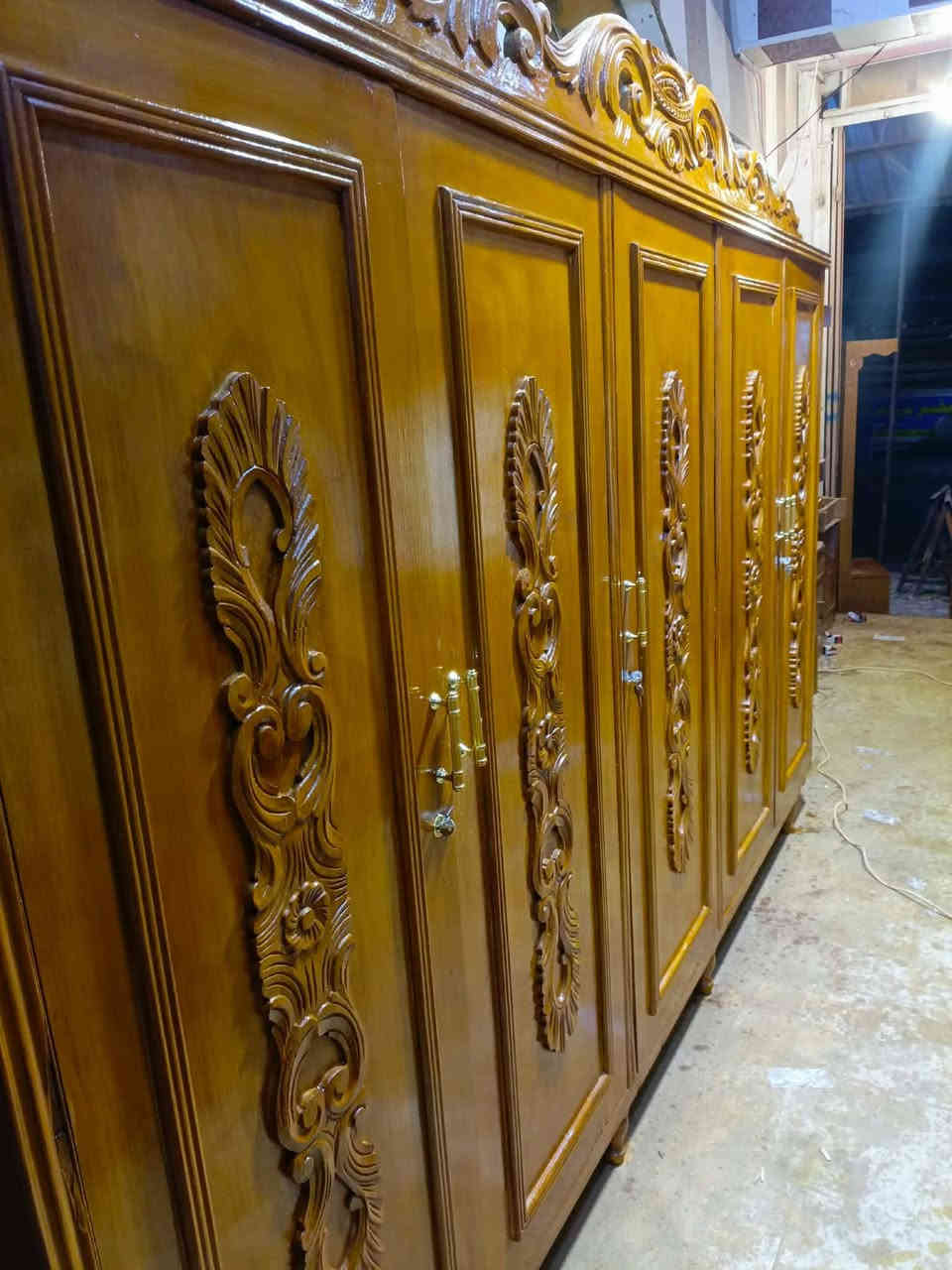 غرفه ام خمسه نجاره اخت الجديده البيع السعر اربعميه وبيه مجال شي بصيط الحله ابو غرق وتساب او تصال ***********
