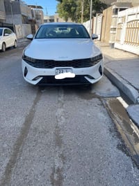 K5.  2023 للبيع فقط سعر (188$) رقم اربيل  ماشيه 67  الف  خليجي    مواص...