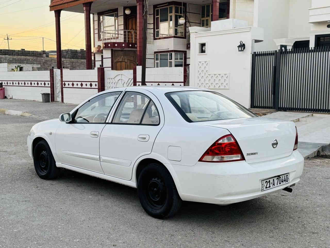 نيسان صني للبيع 
موديل 2010 
رقم سليمانيه شرط التحويل والوكاله
كير ومحرك مامفتوحات شرط لا صرف ولا بخار ولاصوت 
سياره بدون مصرف جاهزه من كل نواحي
كهربائيات وتخم تاير وصدر امامي وخلفي كلها جديد
سياره بيهه نص باب صبغ فقط بدون دواخل شرط 
ماشيه 192 كيلو سياره على وضع شركه
السعر 107
***********
