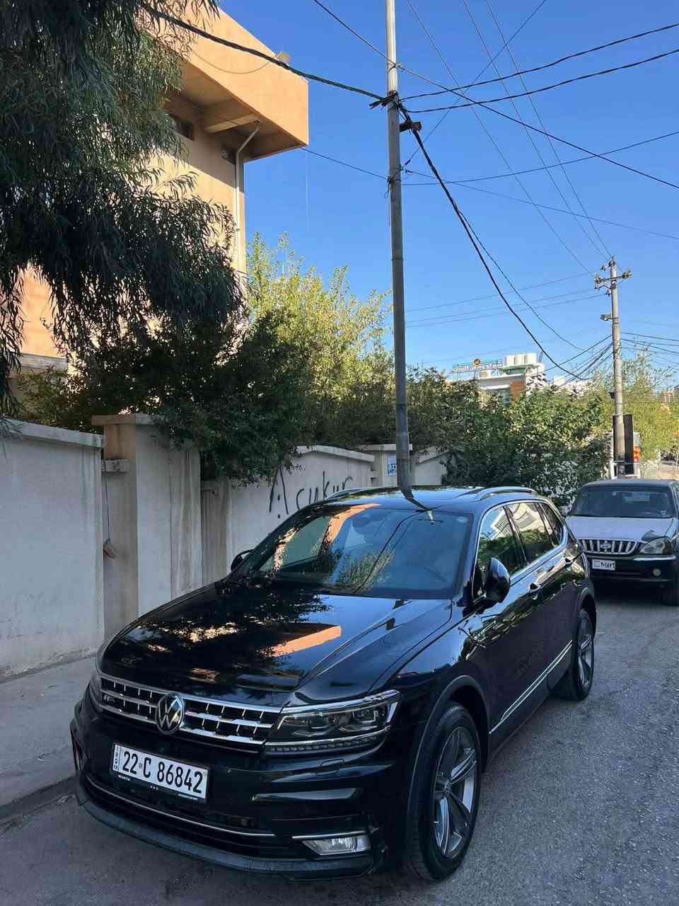 تیگوان بۆ فرۆشتن (R Line).
مۆدێل: 2022 ڕەنگی ڕەش.
دەبڵ ئەکسل (4MOTION).
مواسەفات: فول فول( ،ناو سپی  (کرێمی) ، بەصمە ، پانۆراما ، کوشن هیتەر ، ڕاداری دواوە ، شاشە گەورە و (carplay) ، سیستەمی سەوتی فیندەر پریمیوم ، ڕاداری ئاوێنە ، کوشن میمۆری ، لایت ئۆتۆ ).
مەکینە: چوار پستۆن 2.0 تۆڕبۆ.
52.326 (مایل) ڕۆشتوە.
سەیارەکە وارد کەنەدیە و نیو بۆنیت بۆیاخە لەگەڵ نیو دەرگای سنوقەکە بۆیاخە و 
کەمێک ساردی هەیە (بێ ناو گرتن) ، بێ تەقەو ڕەقەیە و کێشەی حەماوەی نیە گێڕ و مەکینە بەشەرتی فەحس و بەناو کردن و وەکالە بەشەرت.

بۆ نرخ پەیوەندی بکە : ***********
*********** السليمانية, العراق
