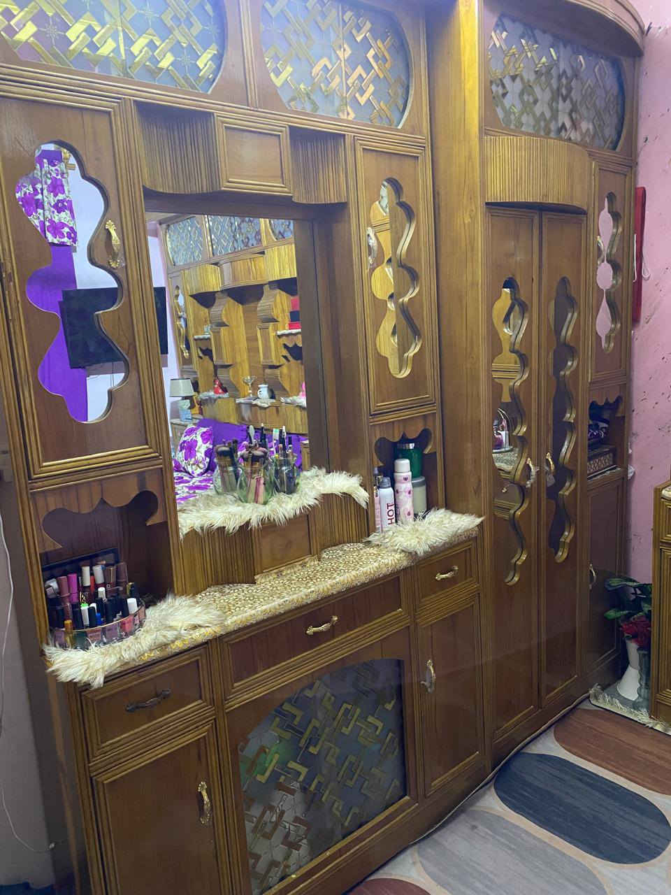 غرفة اخشاب للبيع صاج احطاطه مستخدمه الي يريدها للاستفسار ع رقم***********
