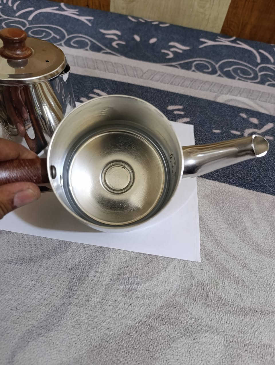 سلام عليكم قواري انكليزي اصلي للبيع جدد قديم مكان بغداد *********** عدد اربعه
