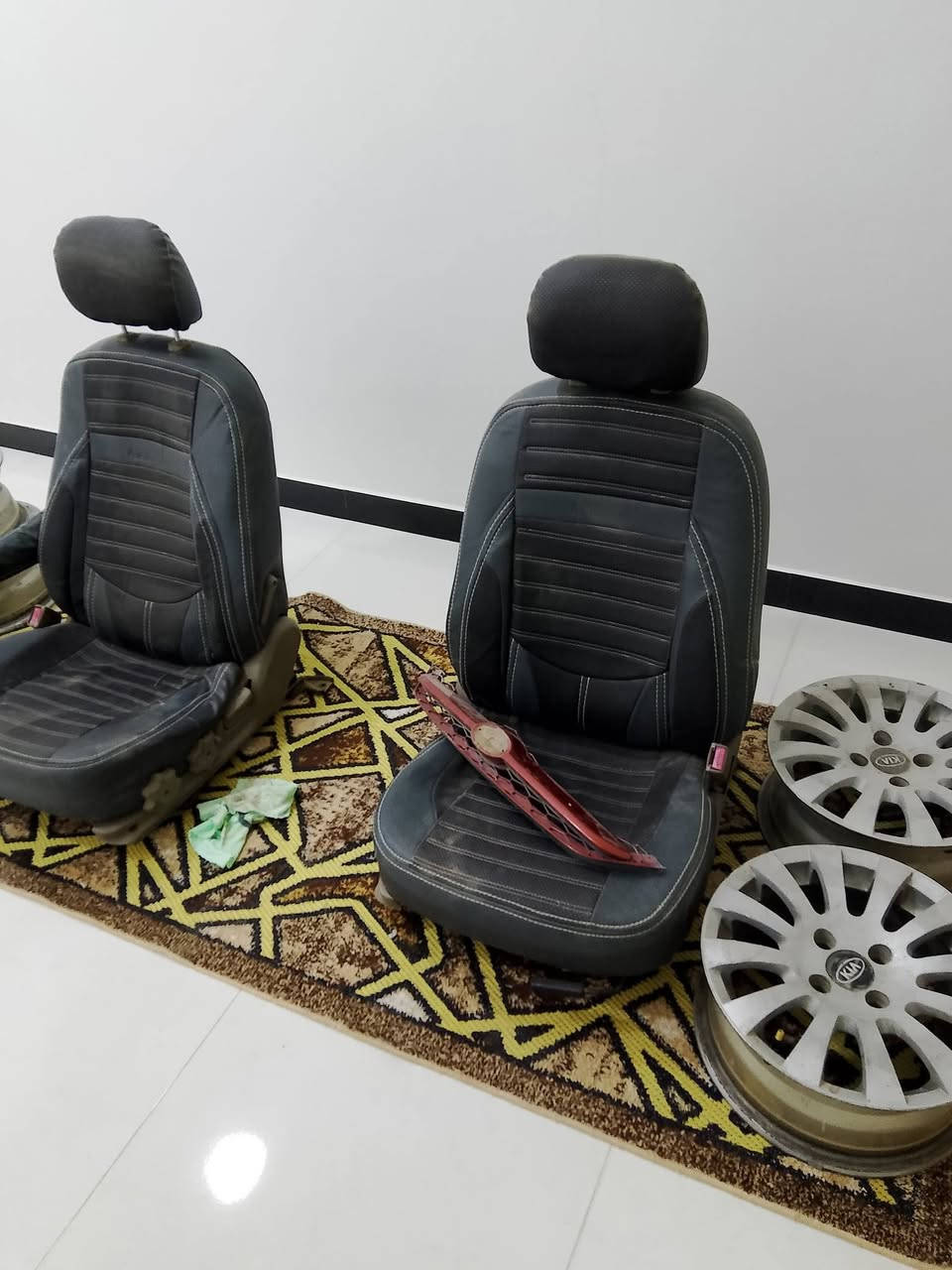 السلام عليكم.غراض كيا ريو 2005 للبيع كشنات نضيفات+ماصدات+ستيرن كامل هوه والشفت+تخم ويل كب حجم 14لاعواج ولافطر+مجاول نضيفات+مروحه شغاله+اذانات محرك بس نص عمر+باور نص عمر+سلف شغال نص عمر +عنبار بريك نظيف +بك لايت... ابيعهن كلهن شلع توصيل ماعندي واسف ع الاطاله


**إذا كنت صاحب هذا الإعلان وتريد حذفه لأي سبب، رجاءا أرسل رسالة إلى الدعم الفني**