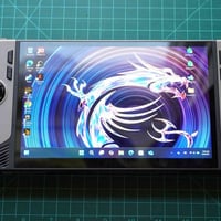 MSI Claw 8 AI+ • Intel Arc 140V • ٣٢ جيجا رام