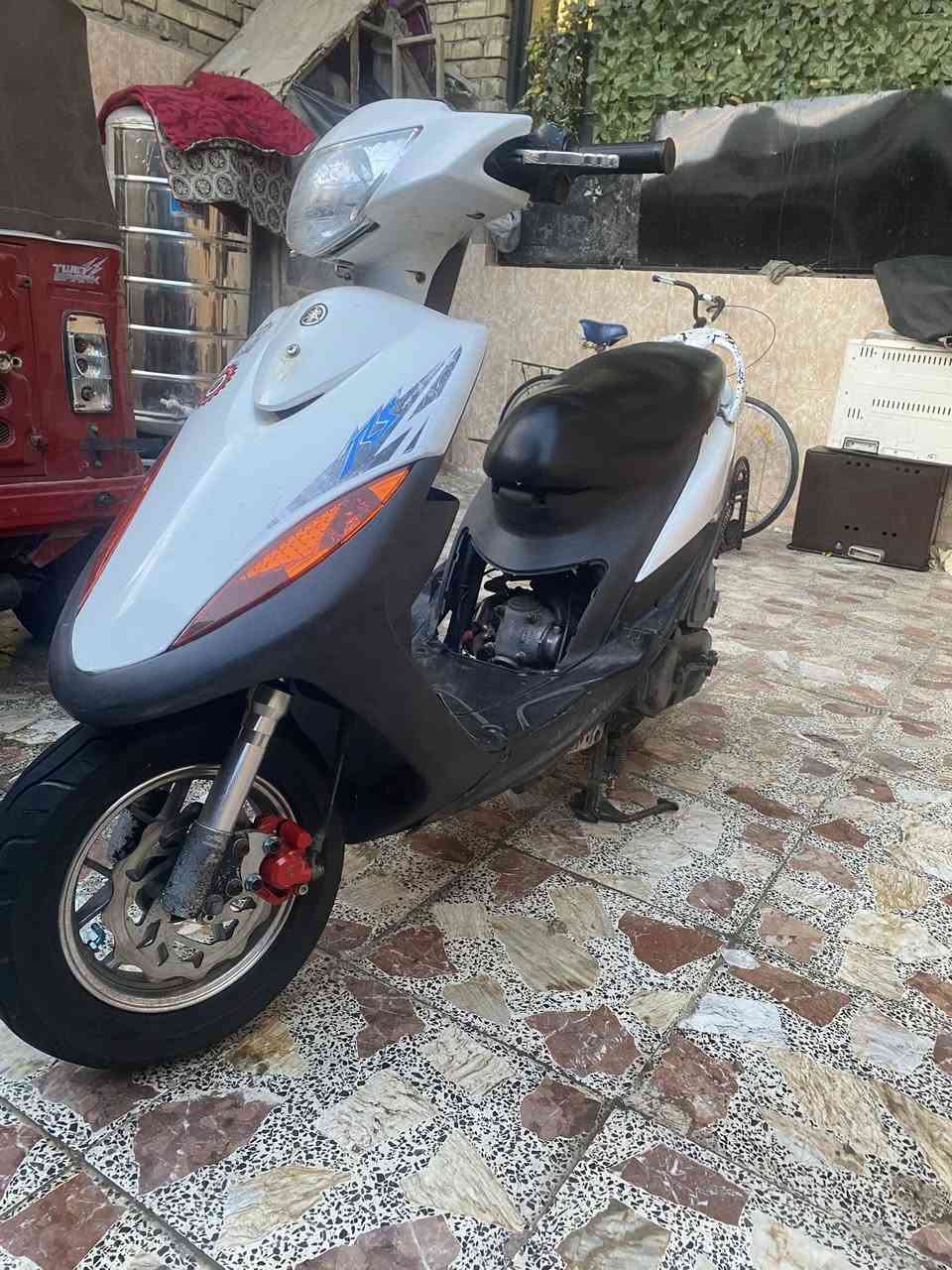 سلام عليكم ماكس عدله للبيع ملاحضه ليدور مال موته خلي يطلع كبل دراجه  كلها مزوده تزويد اصلي مو لملوم وياله عنكبوت اصلي وزوج تايرت جدد+ صدر RGS+ شيال RGS +كلجات WF  ابو لورده+صالنصه +قبق فلاوين +يدات RGS +قبضات KOSO+ دبل خلفي+ ملقط +تطواله فج +فلنجه+تعلكه حضن +اشاير مال 4ولفات +بكلايت 4ولفات +مكينه 55 دراجه بيها شلعه شك لكاع شرط اذ مو دوسلها تعلك ماتاخذه رايدها 950$ مكاني شعب لشراي يتصل  ***********
