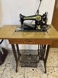 مكينة خياطة • استعمال قليل • نظيفه