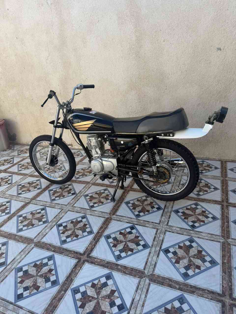 سلام عليكم دراجه ادوات دراجه جاهزه تاخذه ربع ما تذب عليه دراجه كفاله من لبوكه كفاله⭕️
سعر 425 قفل قفل العنوان لقبله
***********
