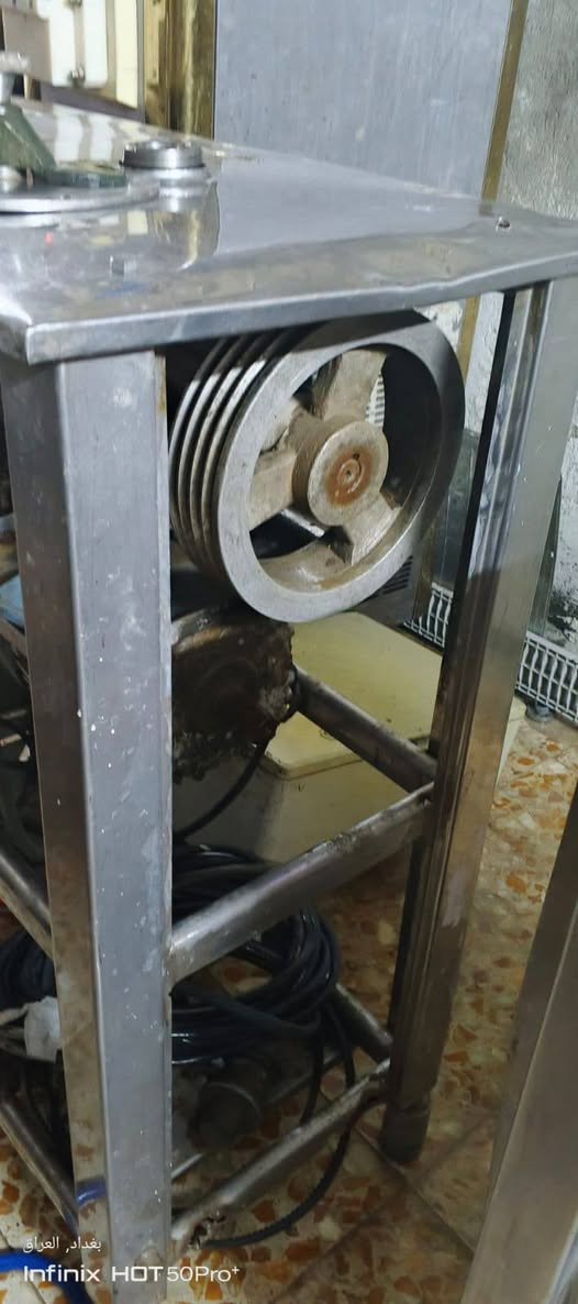 السلام عليكم مكائن عراقي انتاجي للبيع ثنين سالم صبري واحده ابو كمال تشتغل كلاص وتنك انتاجي حجم ٦ واحده سوفت صيني رقم الهاتف ***********
