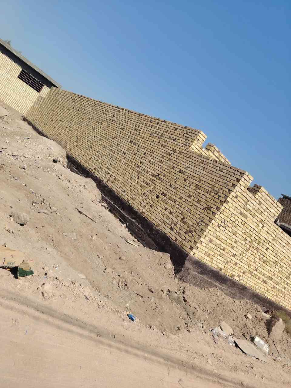 السلام عليكم
# هيكل ٢٠٠ متر  للبيع الموقع قرب المصلاويه جهة السوك الموقع ممتاز و موجودة كافة الخدمات والسعر مناسب جدا

الاستفسار والاتصال ع الرقم ***********
