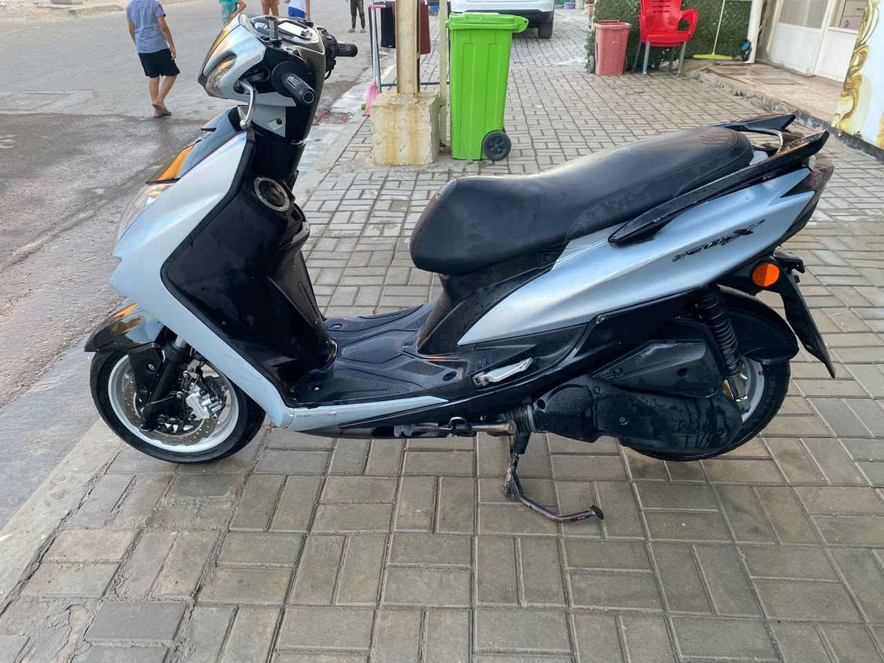 سلام عليكم سكنس شمعه البيع كوري دراجه كامله اكله دراجه ممفتوح دراجه جديده ونضيف فول فول مكاني بغداد الشعب سعره 1350بيه مجال 
رقمي ‭0772 806 6217‬وتساب بي هم
