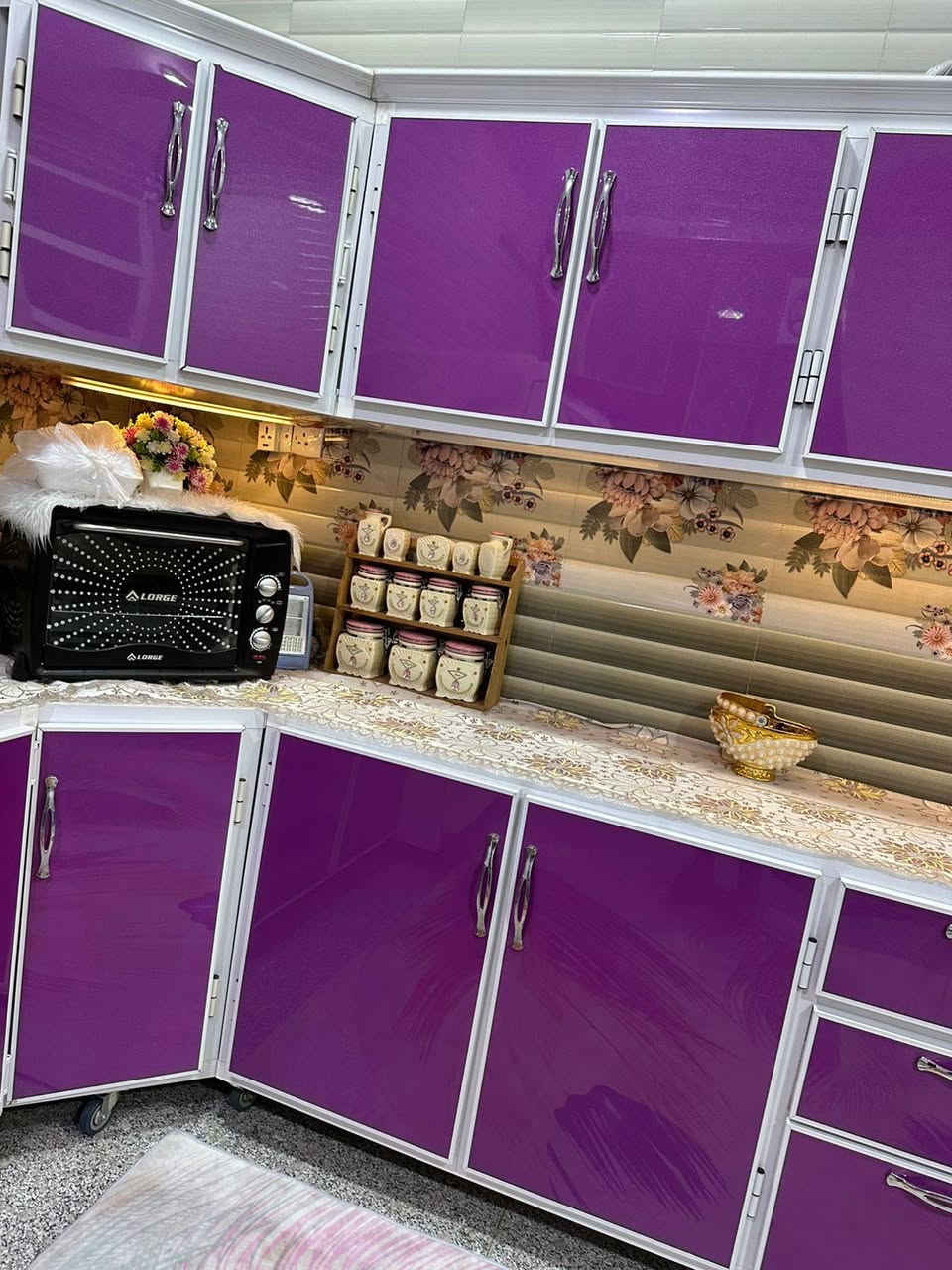 كاونتر 5 قطع نضافه 95. من 100.  سعر 750. رجاءا لحد يكسر بالسعر ***********//***********. ديوانيه
