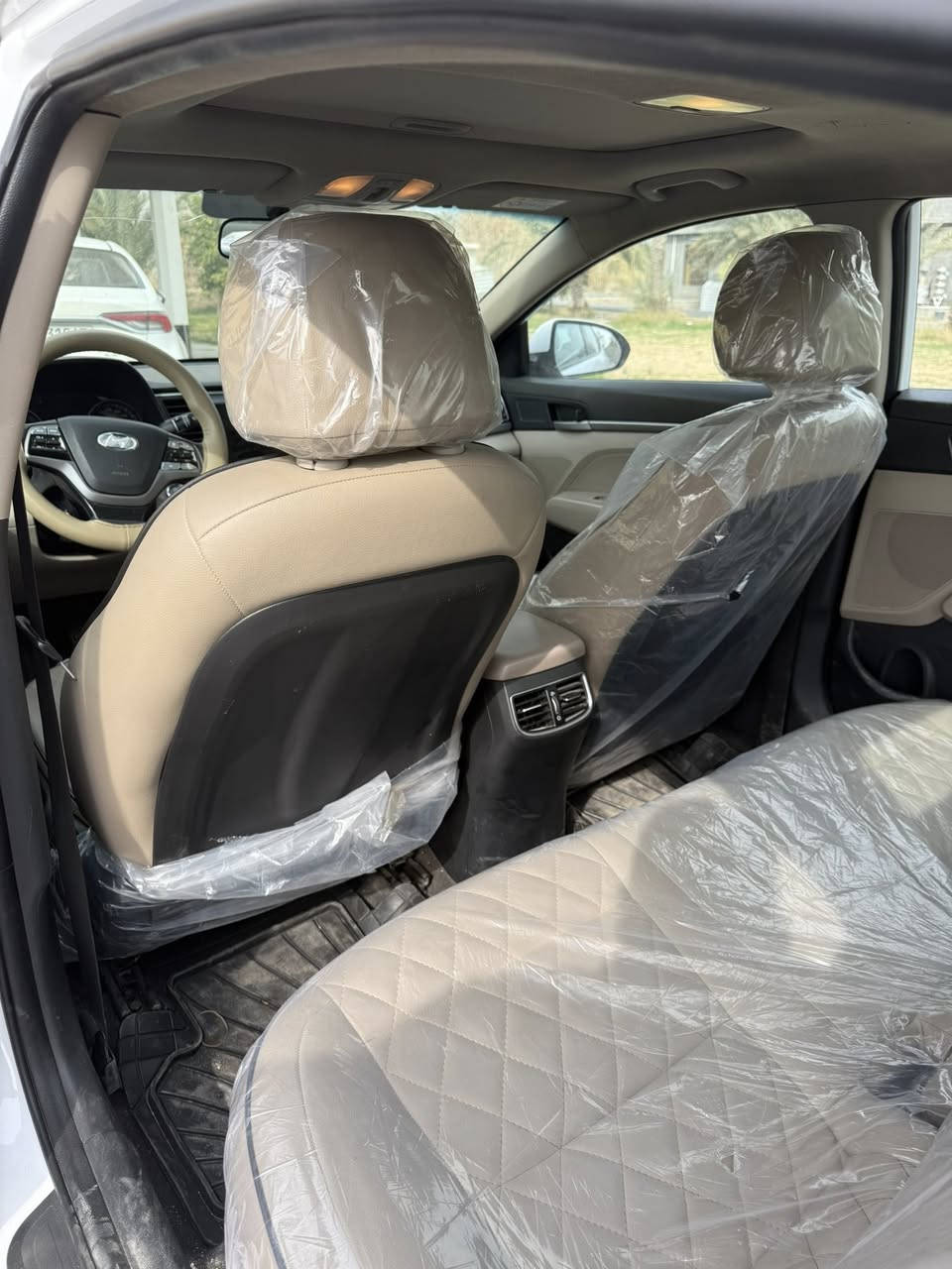 النترا موديل 2018 سوبر رقم أربيل بأسمي مكفولة ماشية 122 ألف السعر 157 وبيها مجال مكاني بغداد / أبي غريب 
***********
***********
