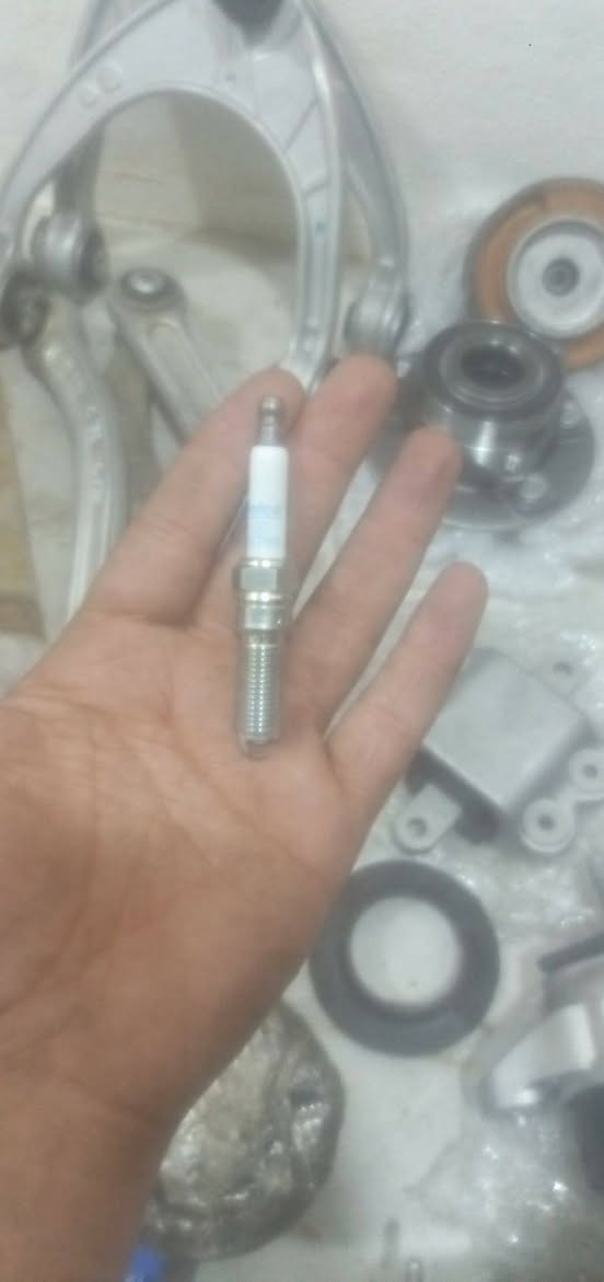 اغراض كديلاك CT6  كصيتهن من خارج 
لبيع رقمي ‏‪***********‬‏
