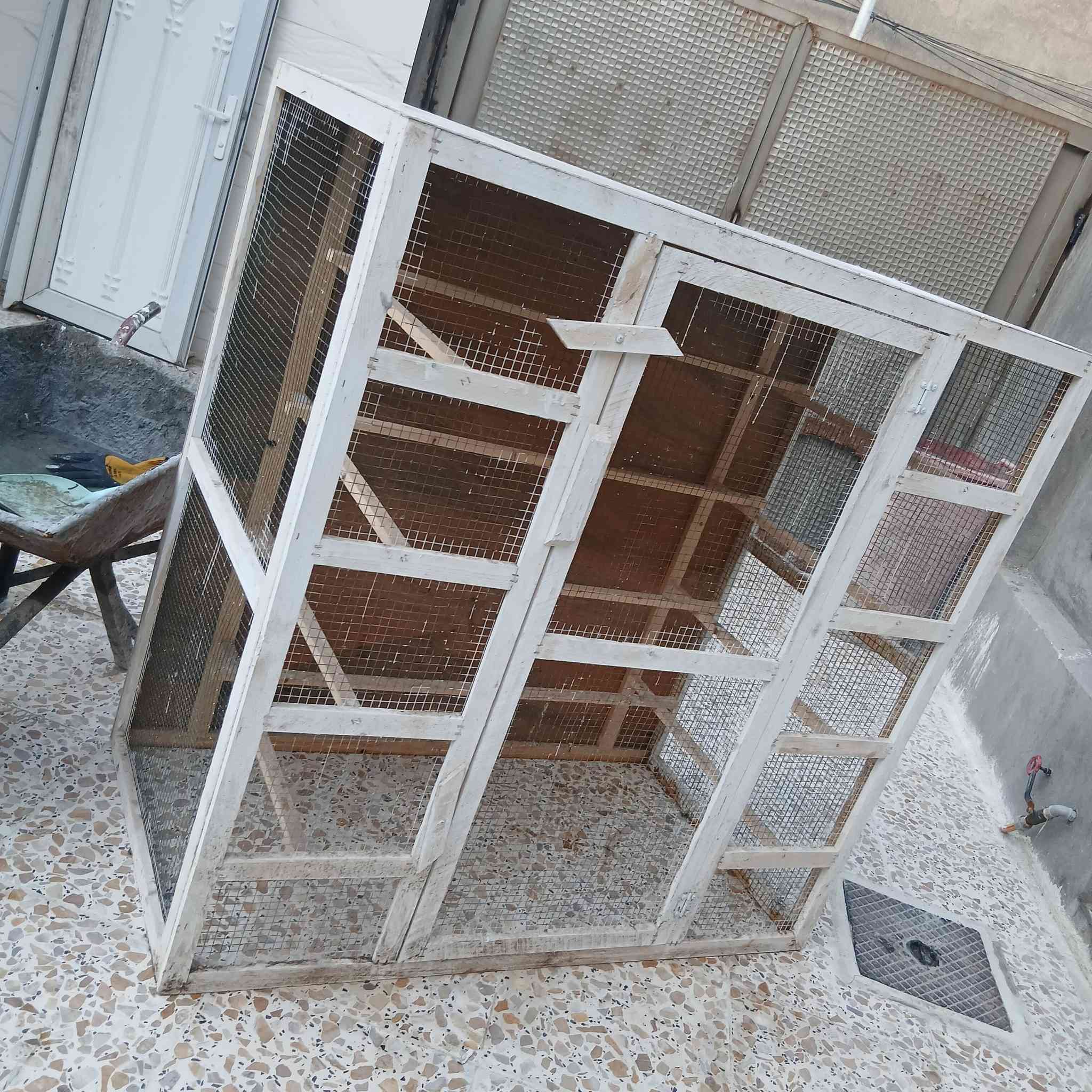 قفص جديد للبيع تعرفون سعره اشتريته ٤٠وابيع ٢٥ بعده جديد مامستعمل رقم الهاتف ***********
