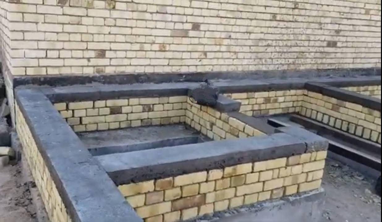 يا الله. 
متفرغين حالياً.
نقوم بالعمل التالي وبجودة ومصداقية في العمل :
١- لبخ البتلو داخل و خارج. 
٢- صب ة البتلو  10  سانتي. 
٣- تزفيت البتلو داخل و خارج. 
٤- اخراج الركام والتراب الزائد داخل البيت. 
٥- فرش البيت طابوق مع الحدل. 
٦- صبة النظافة. 
للتواصل اتصل او مراسلة على الواتساب ***********
