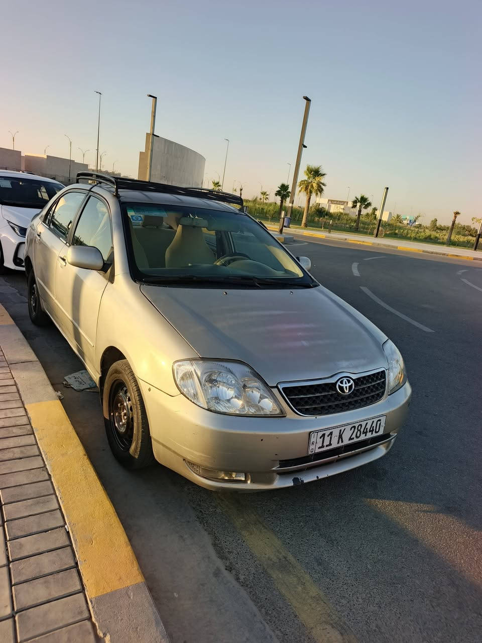 السلام عليكم
كورلا بكاجو خليجي 
السياره باسمي تحويلها ثاني يوم
السنويه جديده 2030
موديل 2002
السياره على ايدي صدر محرك كله تمام
السعر 64$
موقع بغداد حي الجهاد
اتصال ***********
