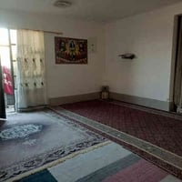 كاع مساحته 1000 متر مجاور ماركت القمه  تحتوي الارض على ثلاث بيوت البيت...