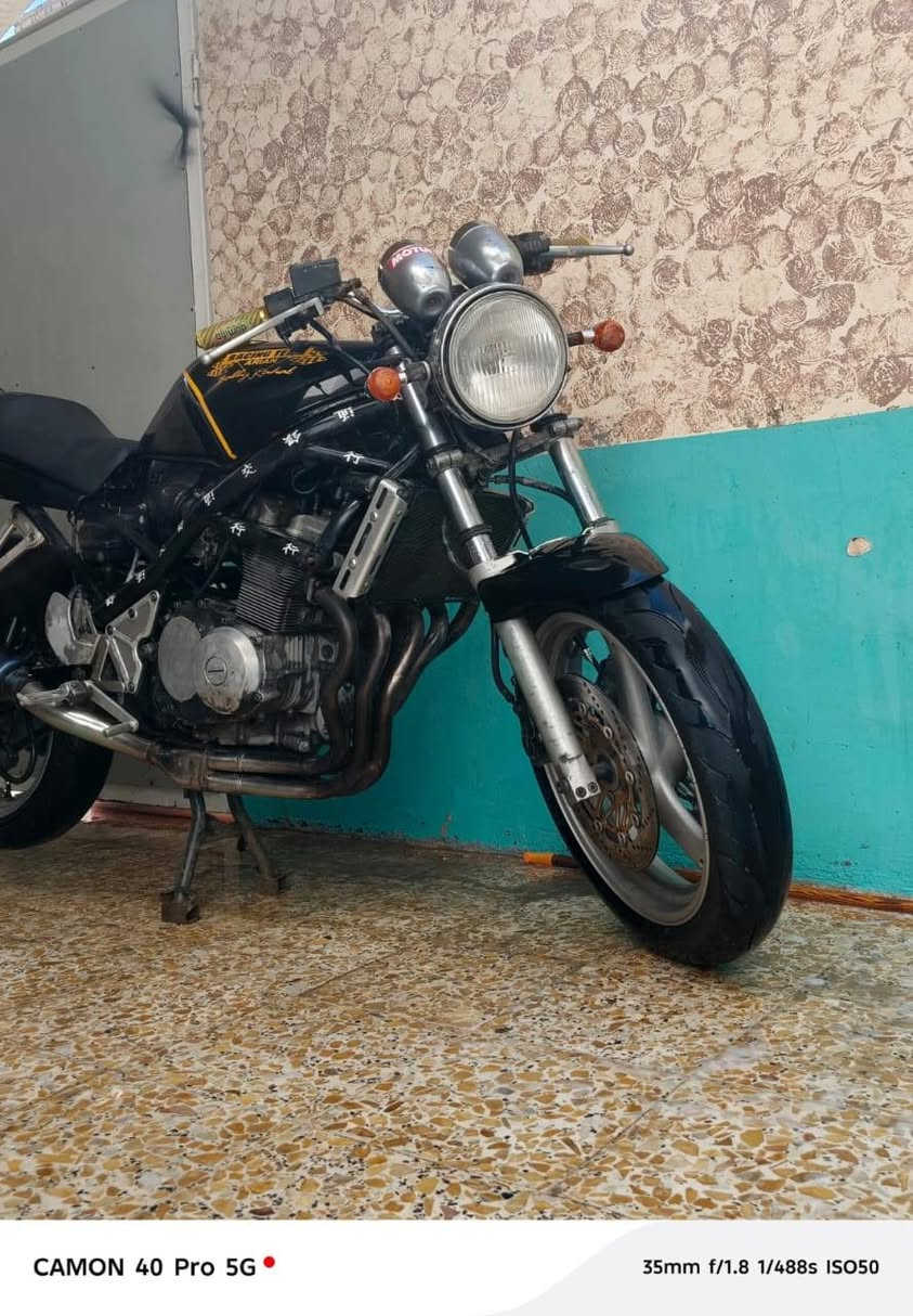 بطح سازوكي باندا محرك مكفول دراجة حلوة عوزهة ترتيب خارجي دراجة شما احجي عنهة قليل جيب فيتر وياك وتعال افحص لا مفتوح ولا نضوح ولا صوت ولا شي دراجة حلوة تخبل مال ونسة سعر 1700 بيهة مجال للشراي بي خير ويدلل
***********
