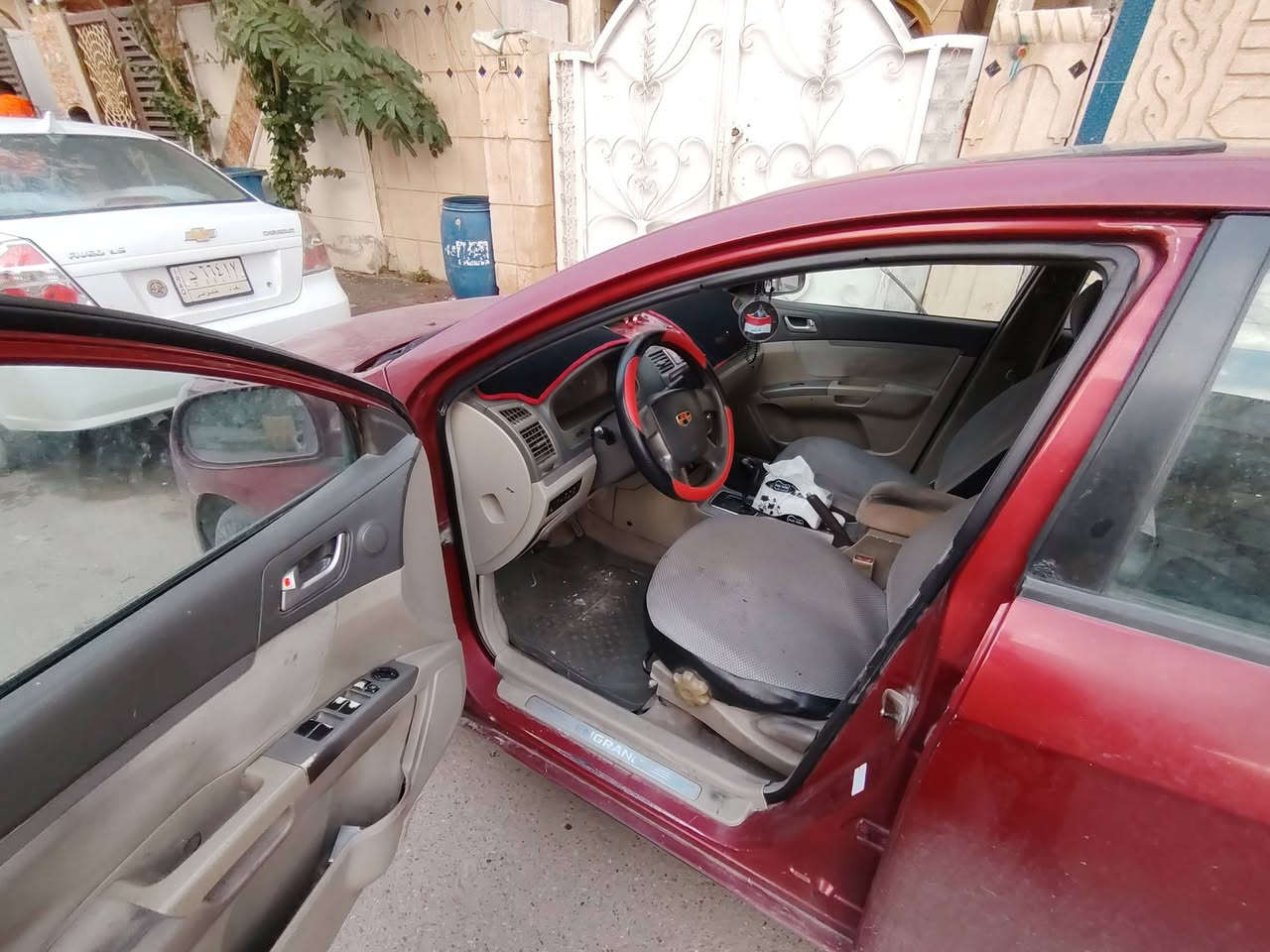 سلام عليكم للبيع امكراند EC7 موديل  2012  لوني ماروني حرة بأسمي رقم بغداد انكليزي جديد مكاني بغداد الحرية  سعرة 50 عليها غرامه 3 ورقات ينزل من سعرها 47 وبيها مجال يحتاجلها شويه ترتيبات 
***********
