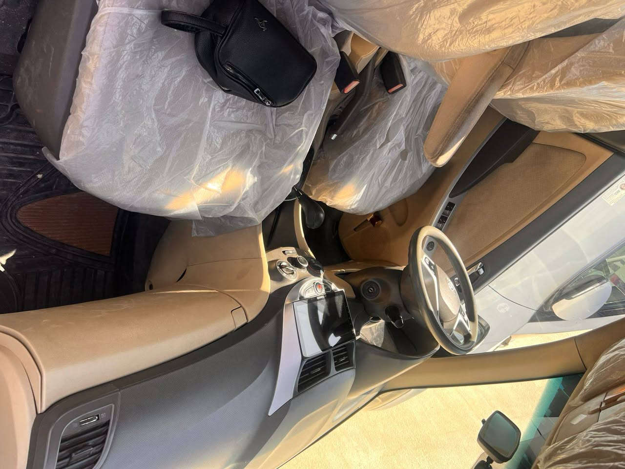 السلام عليكم اكسنت ٢٠١٥ خليجي مكفوله من الصبغ رقم بغداد بسمي السعر ١٠٠ وبيهه مجال الاتصال ***********  ***********
