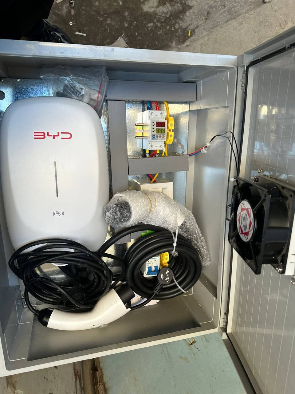 تم الانجاز ✅
تصنيع بورد شحن لسيارة BYD
للحجز والاستفسار التواصل على الواتساب *********** 📞
