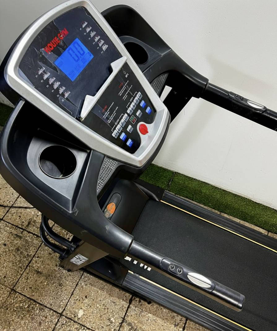 سلام عليكم
للبيع جهاز جري ماركة هاوس جيم house gym 
جبلي دبل ماطور 
الجهاز نظيف جداً 
المواصفات 100 كيلو حقيقي وليس وهمي 
السرعة عالية جداً 
يحتوي على رجاج تكسير الشحوم
وحساس قلب وجك هايدروليك 
وusp و mp3 
السعر 275 الف 
العنوان بغداد يوجد توصيل داخل العراق
رقم الهاتف ***********
