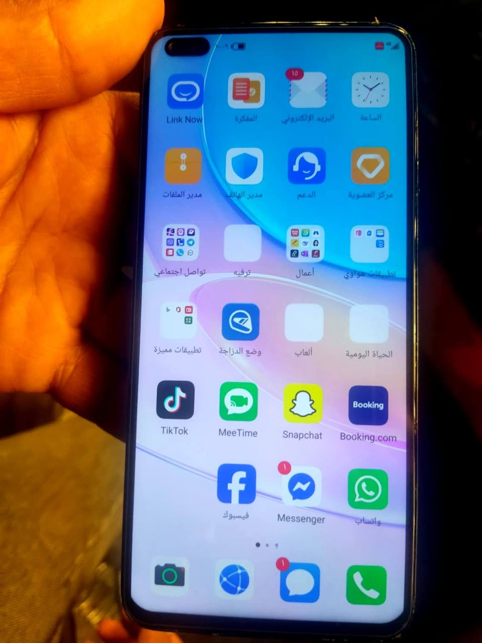جهاز هواوي ذاكرة ١٢٨ والعشوائية ٨ جهاز انيق وسلسل سعره 100 للاتصال ***********
