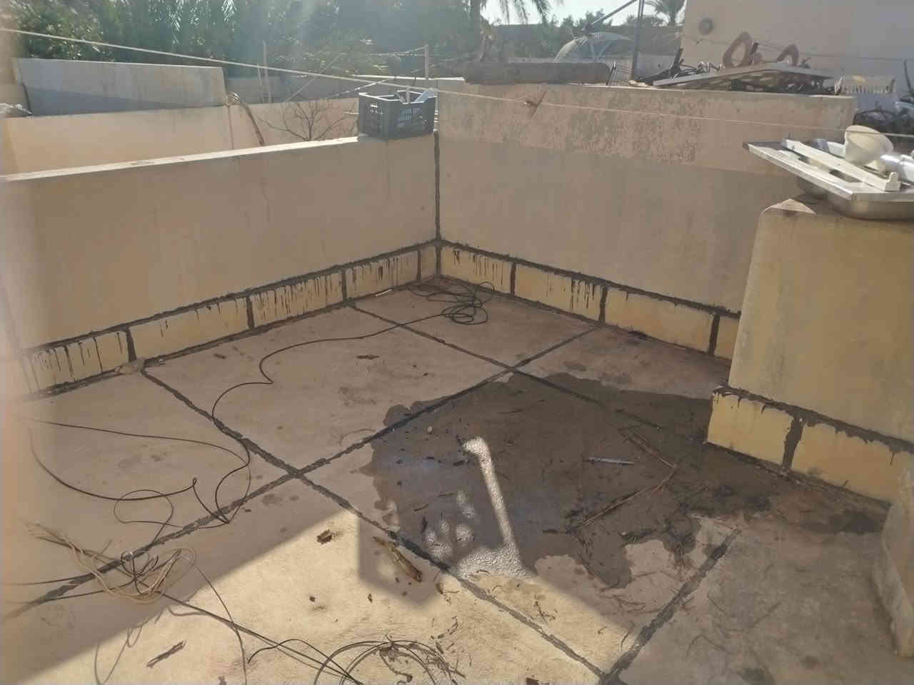 السلام عليكم نشتغل نقير سطوح ونضف سطح وهذا شغنا اسعارنه مناسبه جدان
*********** ابو علي 
او خاص مفتوح
