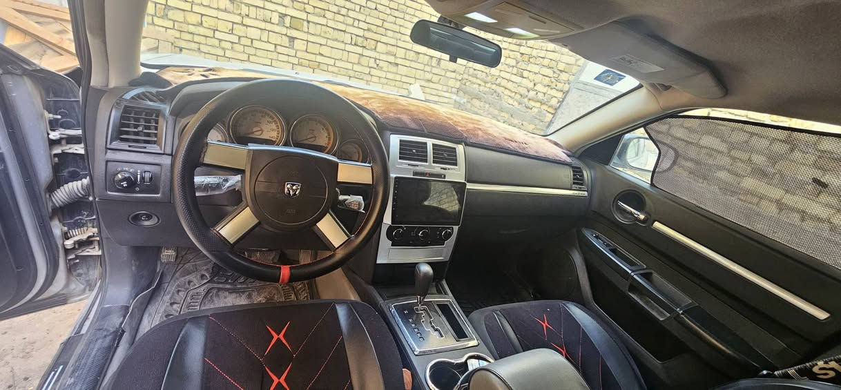 جارجر 2010
حادث جاملغ وبنيد 
ماشيه 179 الف ميل حقيقي 
نظام ECO
مثبت سرعه 
محرك 3500 
محرك جديد 
رقم بغداد جديد 
السعر 117 
او مراوس حسب الرغبة 
الناصرية 
***********
