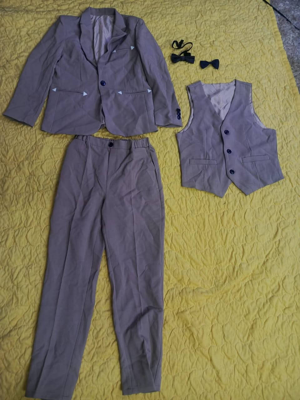 قاط اطفال
يلبس عمر ١١ - ١٢ سنة 

السعر ١٠


**إذا كنت صاحب هذا الإعلان وتريد حذفه لأي سبب، رجاءا أرسل رسالة إلى الدعم الفني**