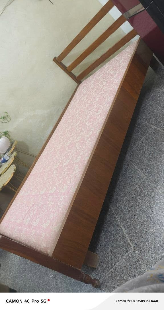 چرابي صاج درجه اولى 2 نفس الموديل سعر الوحده ب70 وبيهن مجال للشراي
للتواصل
***********
