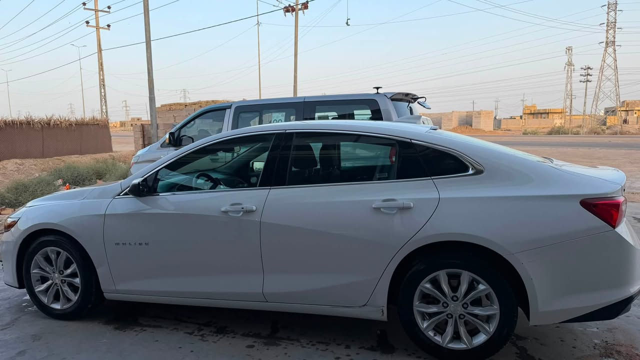 السلام عليكم 
للبيع ماليبو ابيض LT 2023
السعر 138 $ 
للتواصل ***********  او على حسابي بالماسنجر.
- وارد امريكي ضربة خفيفة وصور الضربة و السونار مرفقة بالمنشور.
- حره رقم ذي قار.
- كاميرا خلفية + قطعتين تبريد + تدفئة كشنات + مانع تصادم امامي + كشن السائق كهربائي + مثبت سرعة + تتبع المسار... .
- ماشية ٥٥ الف ميل.
- السيارة جديدة ونظيفة دهن اصلي اخلي عند التقني ، ادامة ايضا قبل شكم يوم سويت .

