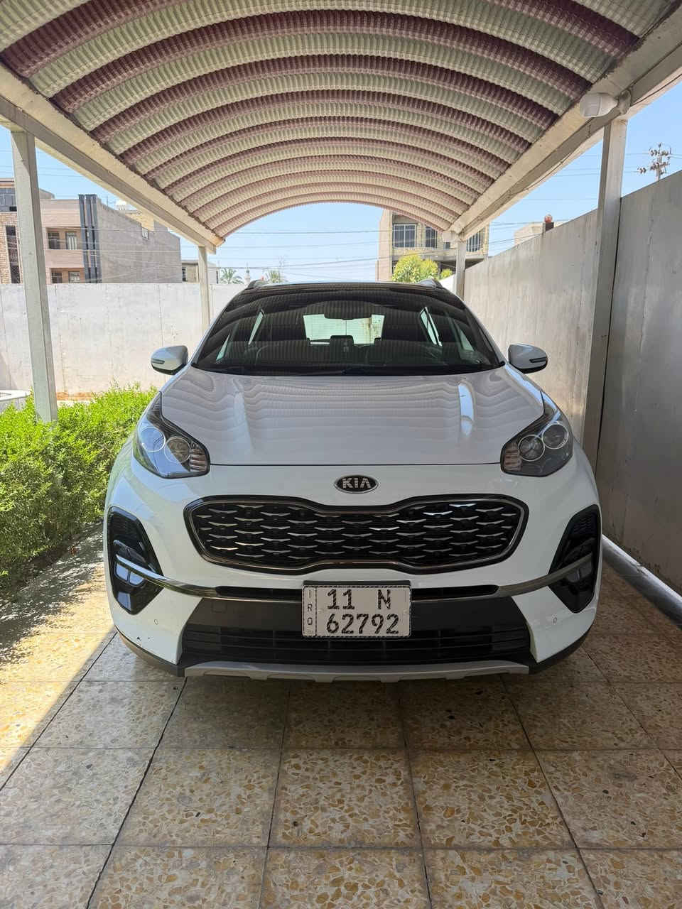 كيا سبورتاج للبيع
موديل 21 رقم بغداد ب اسمي 
مواصفات جي تي لاين فول مواصفات 
خليجيه السياره مكفوله عدا شخطين بسيطات بالباب الخلفي ورصعه بسيطه الجنطه 
سياره جديده جاهزه من كلشي ماشيه ٨٦ الف كيلو 
السعر 215 ورقه بيها مجال بسيط 
مكاني بغداد الغزاليه 
*********** محمد
