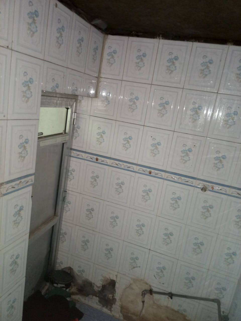 السلام عليكم
بيت ١٠٥م للبيع 
المكان / حي تونس افاق عربية زراعي شارع عائشة المساري
محتوياته / 
طابقين بنفس التصميم بالضبط 
غرفتين كبيرة وصغير
مطبخ ٣×٣ 
صالة ٤×٦
حمام شرقي 
٣ مناور 
ممر داخلي
الدرج خارجي يعني البيت مفصول الطابق الارضي عن الاول
للاستفسار او الاتصال 
*********** ابو سيف
