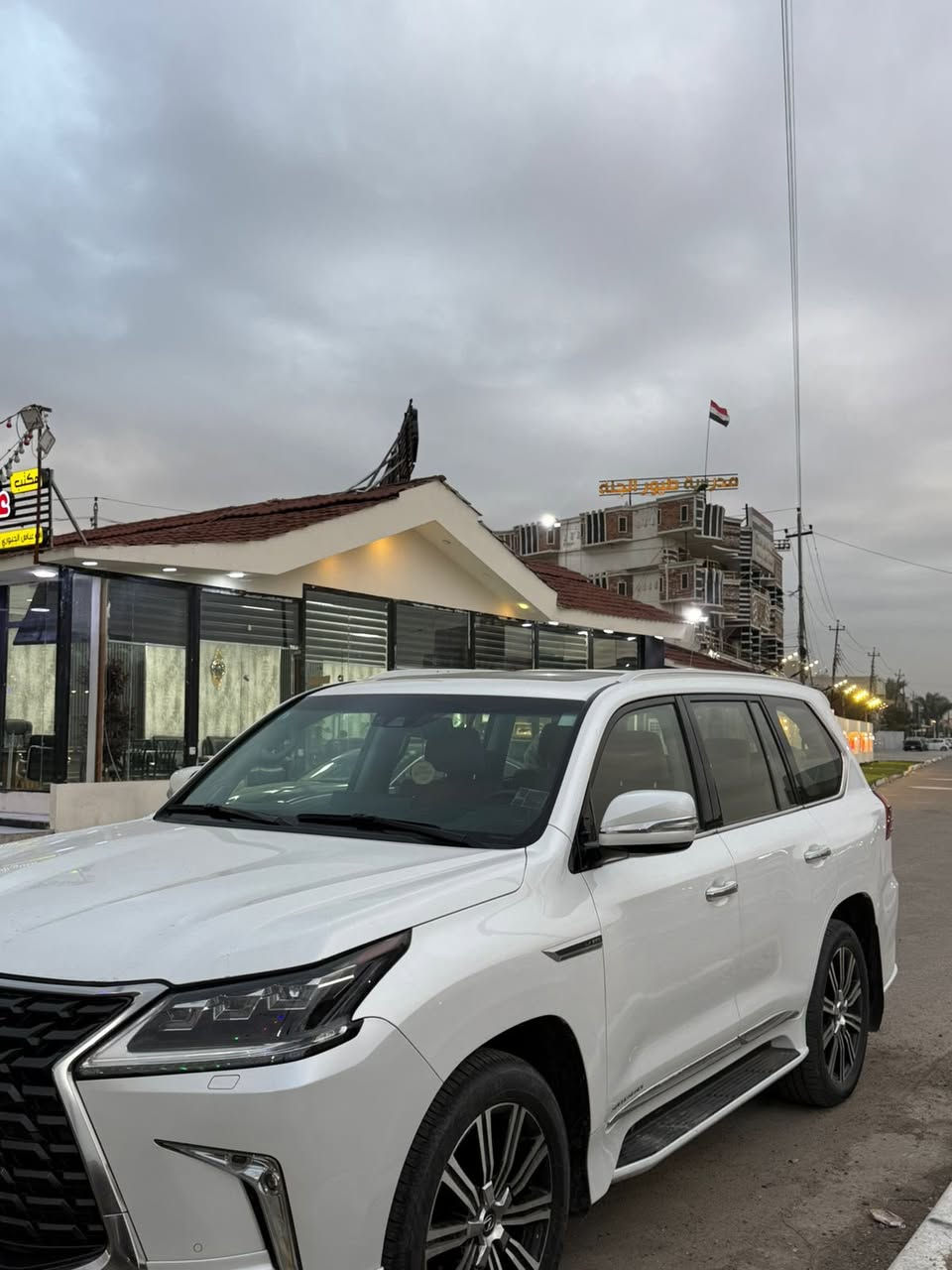 السلام عليكم 
لكزز 2021 سوبر سبورت 
5700:V8
مواصفات بوب شفط 
داخل قرميدي 
رقم بغداد
ماشيه 72 الف 
خزن ميموري 
كشنات تدفئه تبريد 
كامرات 360 
بريميه 
مع مرفق السونار داخل المنشور
الموقع بغداد حي الجهاد قريب جامع محمد رسول الله 
للاستفسار ***********
