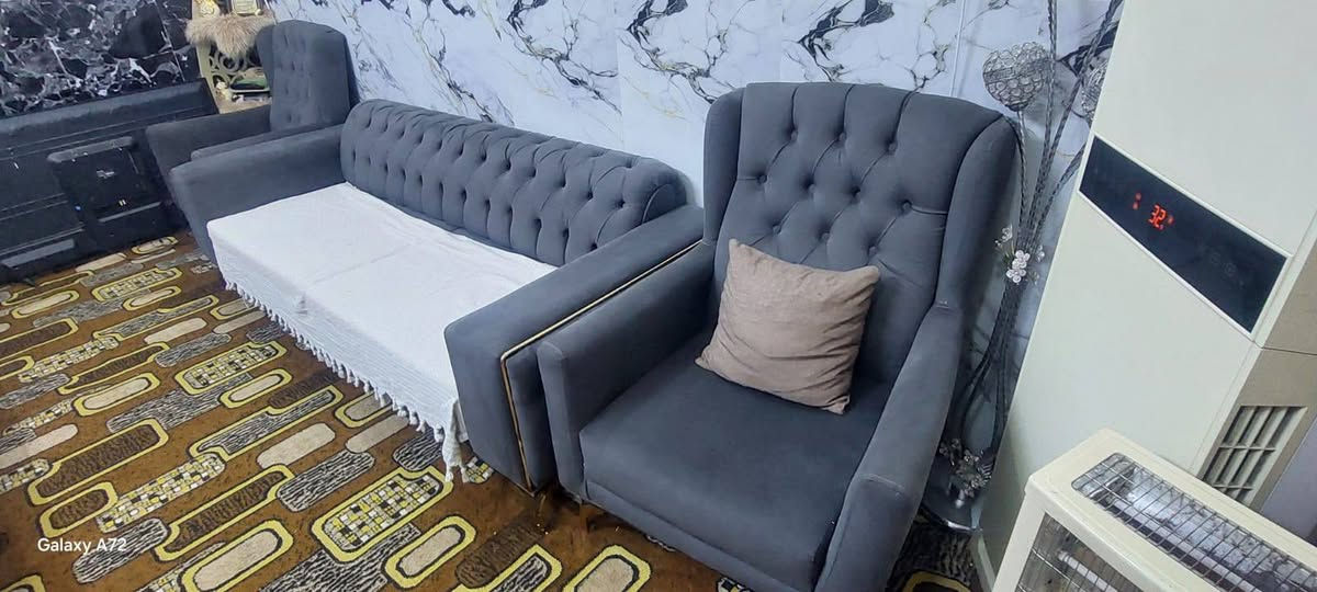 السلام عليكم تخم للبيع مال بيت نظيف جدا 10مقعد مكان قلاب تركي بغداد مدينة الصدر سعر 450وبي مجال ***********
